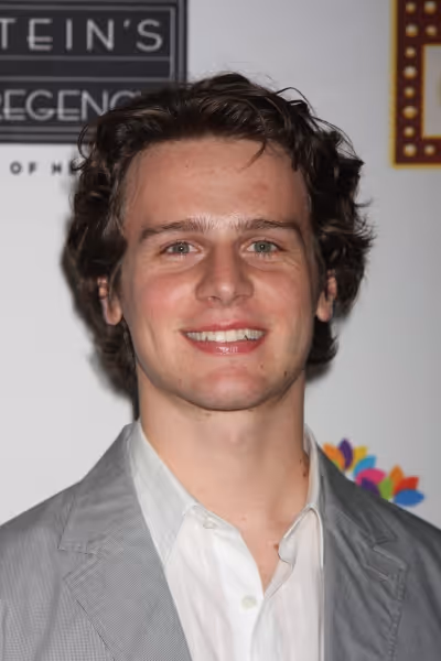 Jonathan Groff Photo